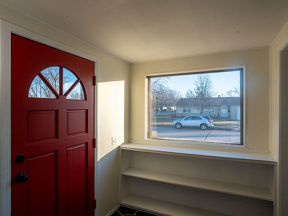 4th image of 3251 S Vine St
