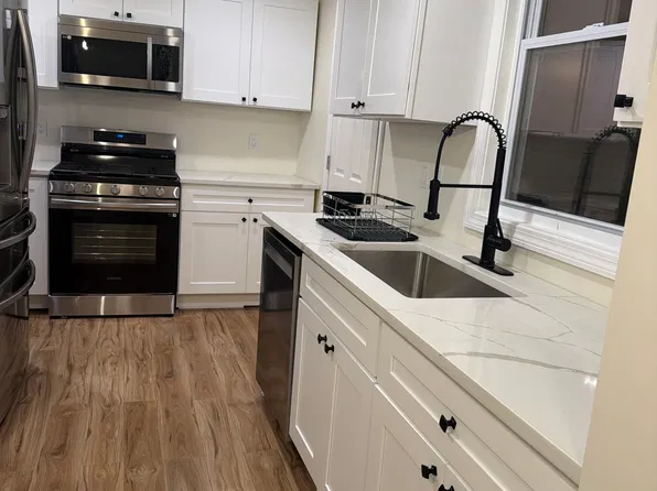 16 Hirsh Ter, Dedham, MA 02026