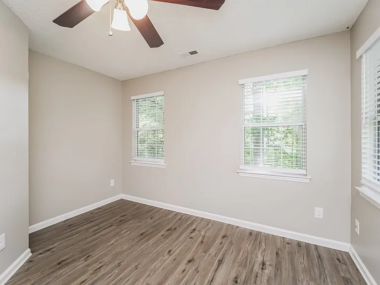 8433 Cullingford Ln — Photo 15
