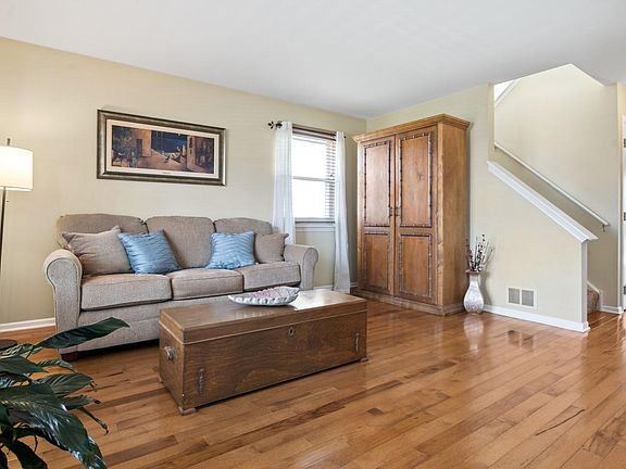 5th image of 601 Hobart Dr
