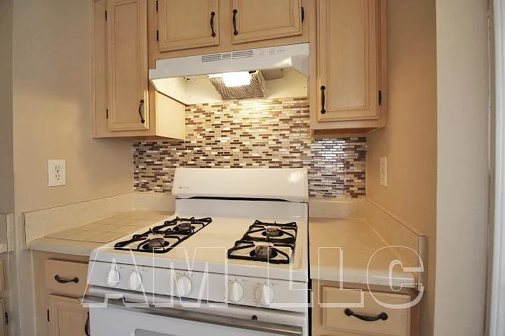 401 Oak Landing Cir — Photo 6