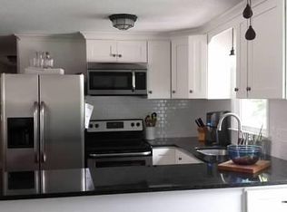 40 Camden Rd, Narragansett, RI 02882