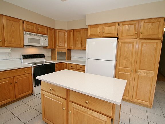 5th image of 2879 Ascot Ct