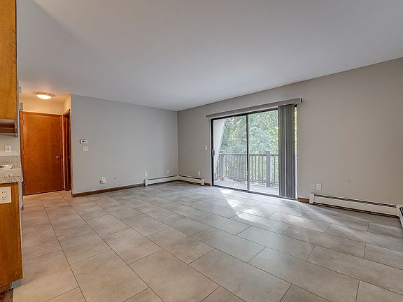 3rd image of 312 Locust St APT 2