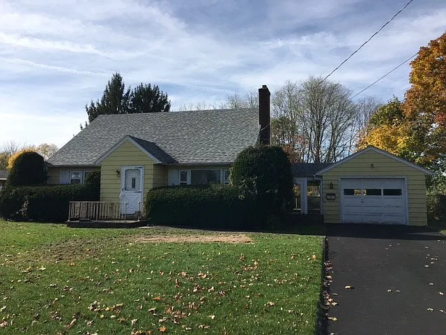 419 Highland Ave photo 1