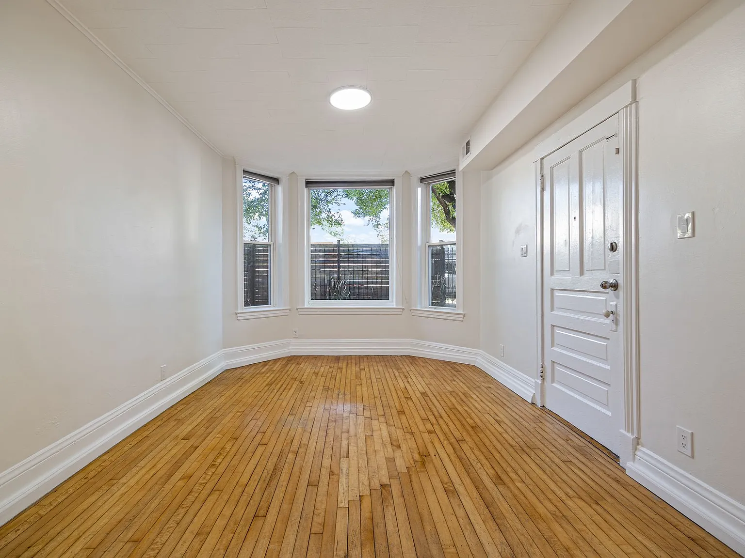 2 bed, $2,350 — Photo 3