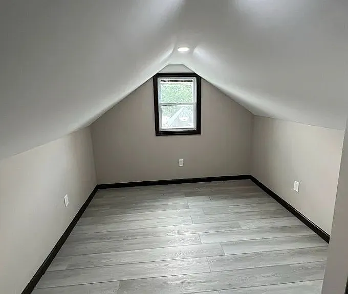 163 Elwood Ave #D — Photo 6