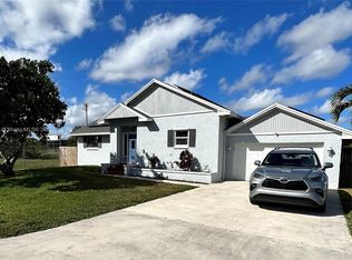 3529 Sapphire Rd, Lake Worth, FL 33462