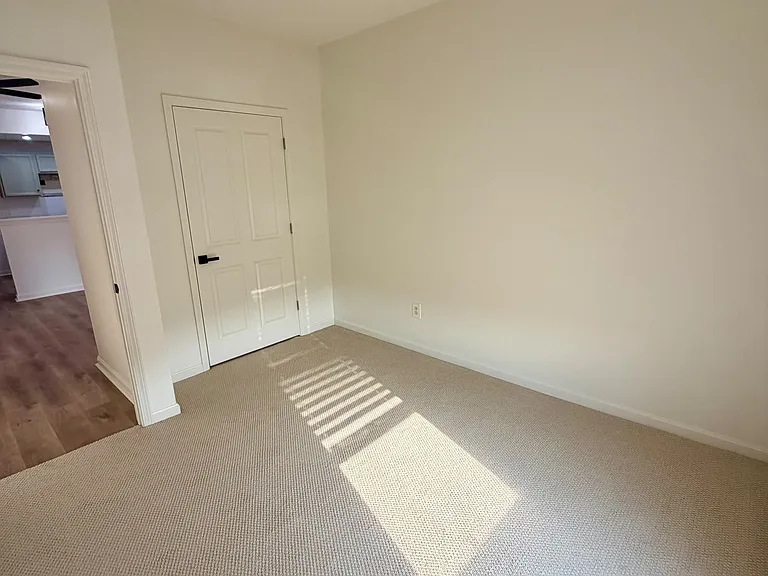 10639 Meeting St #304 — Photo 7