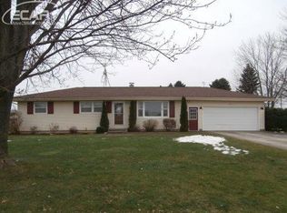 2375 W Dewey Rd, Owosso, MI 48867