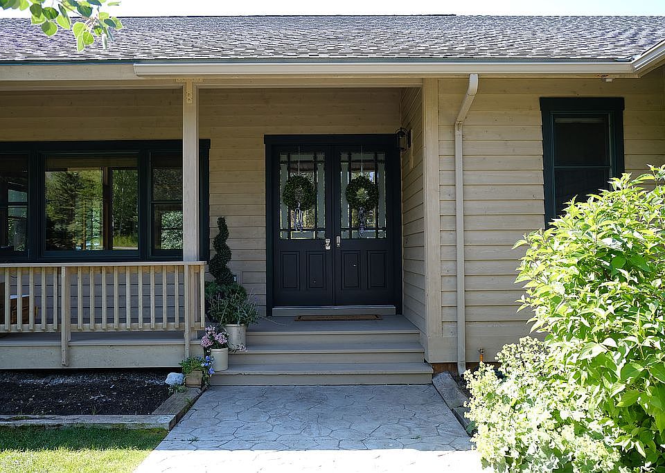 1st image of 630 Palomino Dr