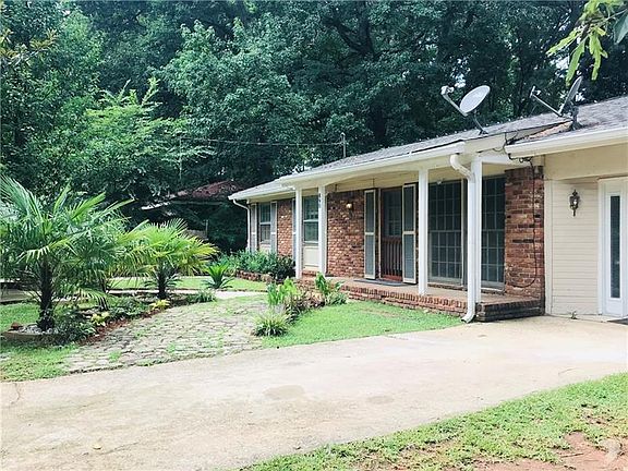 2nd image of 890 Pineglen Cv