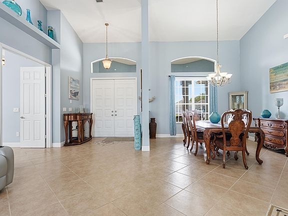 4th image of 561 SW Prater Avenue