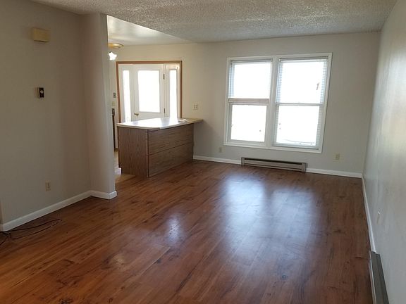3rd image of 1319 Pinecrest St