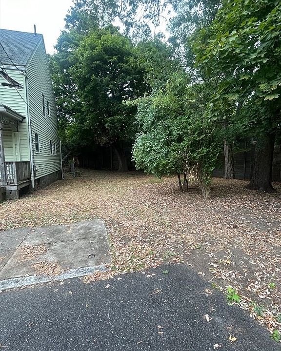 2nd image of 68 Hopedale St