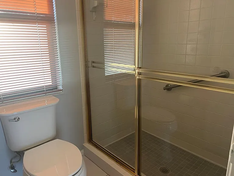 1240 Lucaya Ave — Photo 23