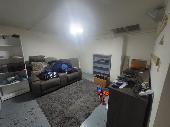 4th image of 4140 Kennedy Dr