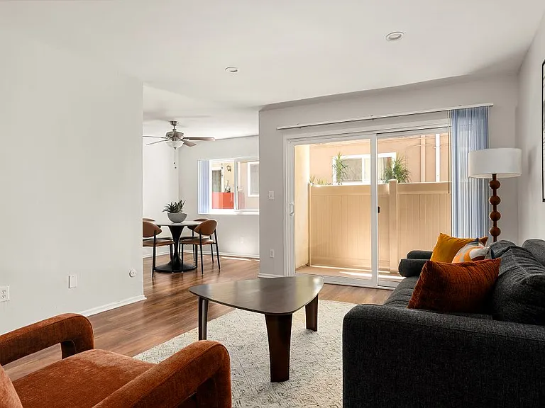 Lombardi Apartments — Photo 3