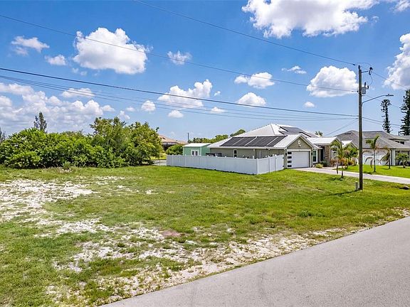 3rd image of 623 NE 7TH TERRACE LOT 25