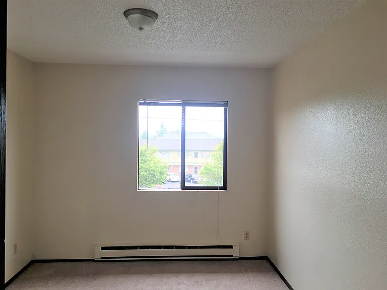 2230 Colby Ave — Photo 8