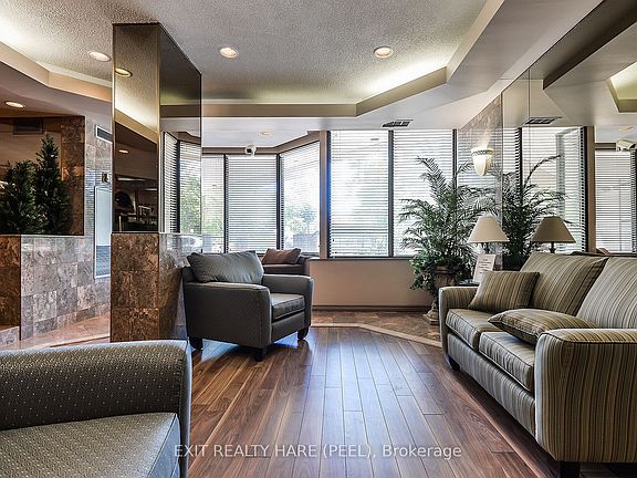 5th image of 20 Cherrytree Dr #912