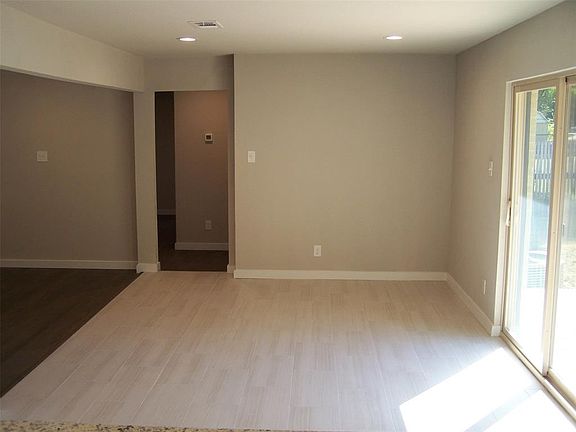 3rd image of 1707 North Pl