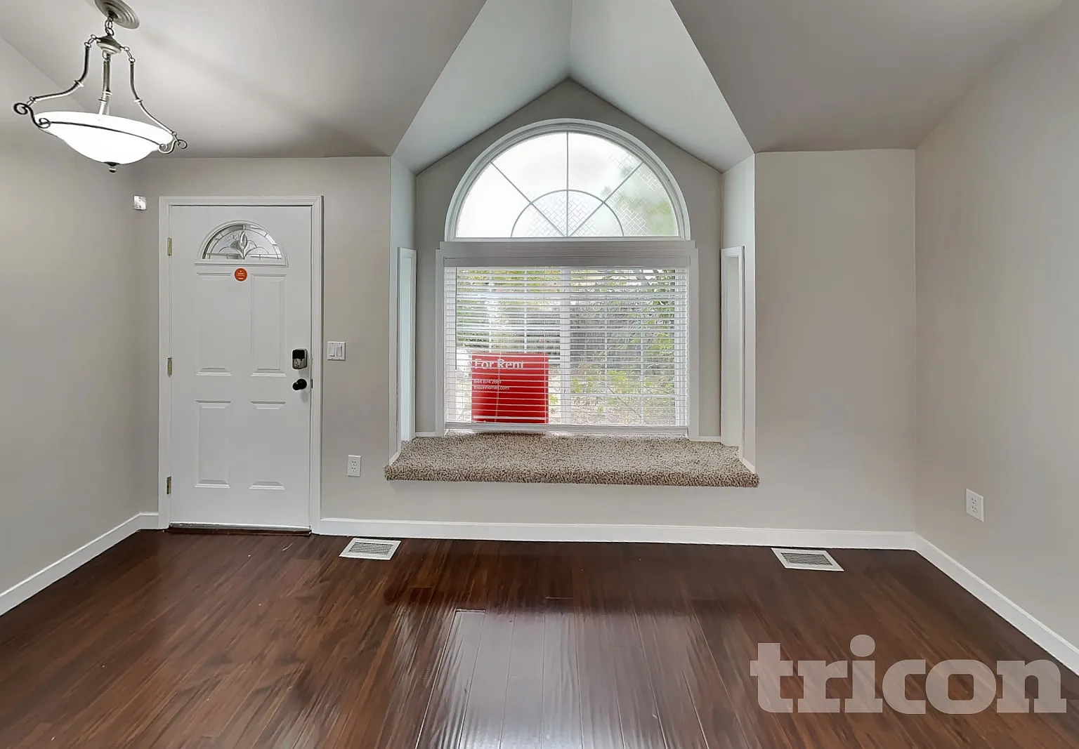 32306 18Th Avenue Sw Federal Way WA — Photo 2