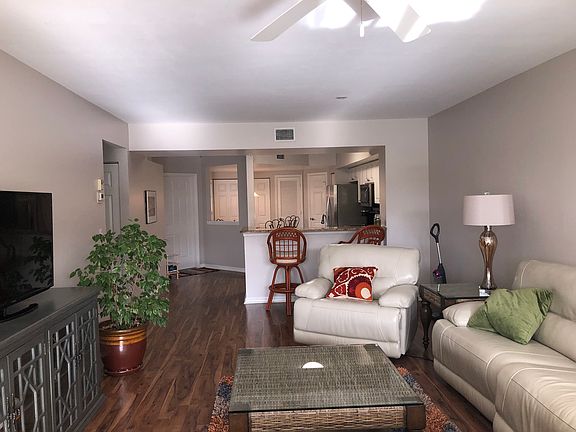 3rd image of 5035 Cedar Springs Dr APT 103