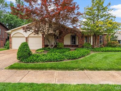 5126 Olde Silver Pl, Saint Louis, MO, 63128
