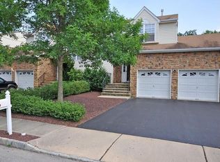 6 Hummingbird Ct, Marlboro, NJ 07746