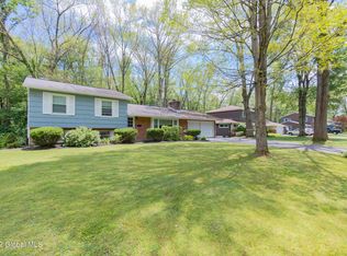 103 Governor Dr, Glenville, NY 12302