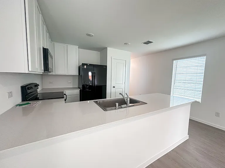 803 Sandhill Crane Ln — Photo 10