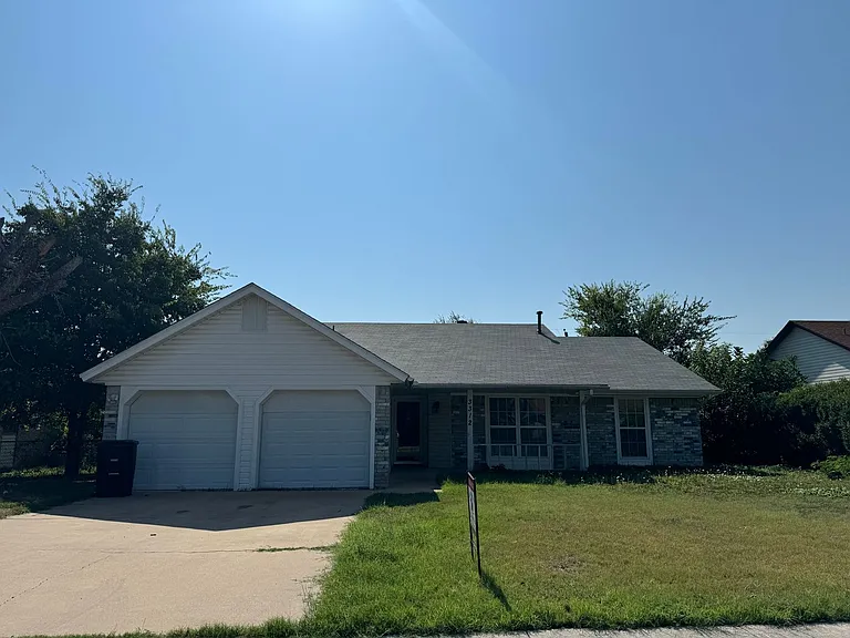 3312 Westrim Dr — Photo 1