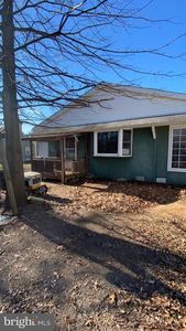 212 Pearl Ave, Mount Laurel, NJ, 08054