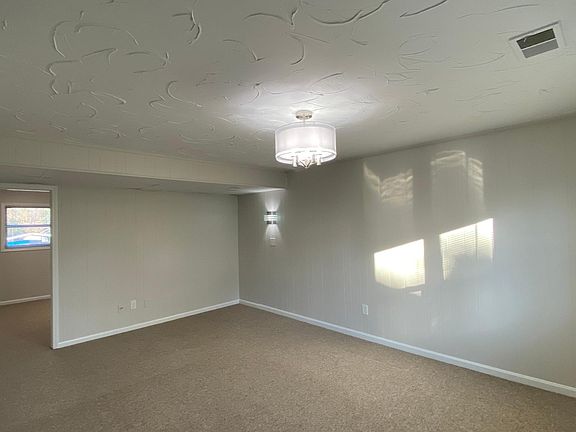 5th image of 709 Bayview Dr