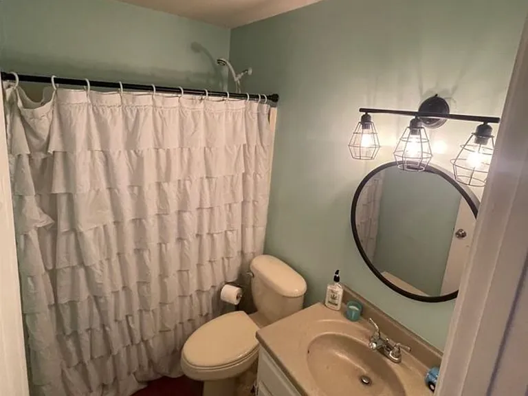 1849 Winship Dr — Photo 16