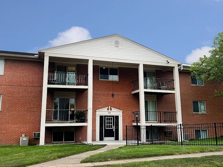 Crown Ridge Apartments — Photo 45