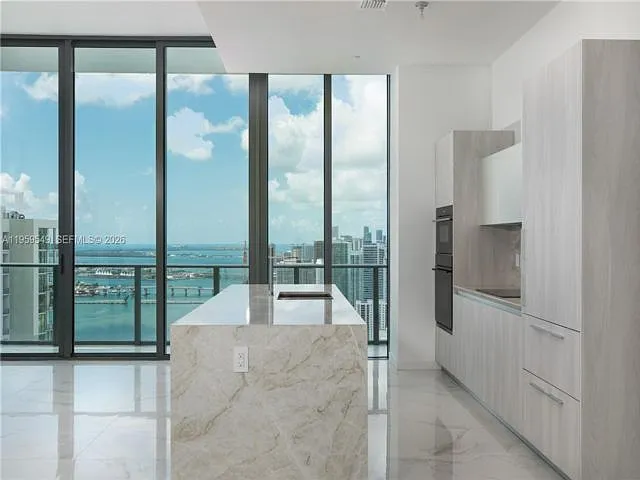480 NE 31st St #Penthouse 5101 — Photo 11