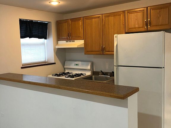 3rd image of 2516 W Potomac Ave #B