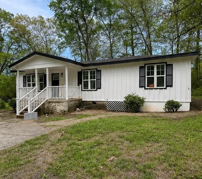 128 Reece Dr NE — Photo 1