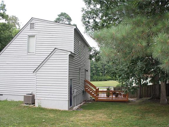 3rd image of 11307 Mansfield Crossing Ct