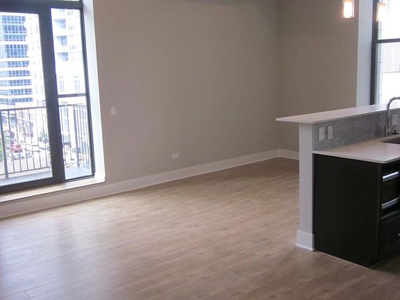 4th image of 1340 S Michigan Ave APT 507