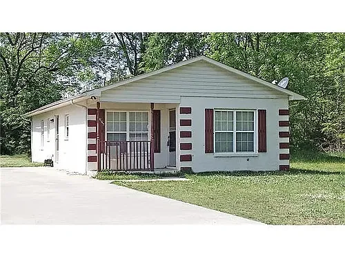1376 Fudge St Photo 1