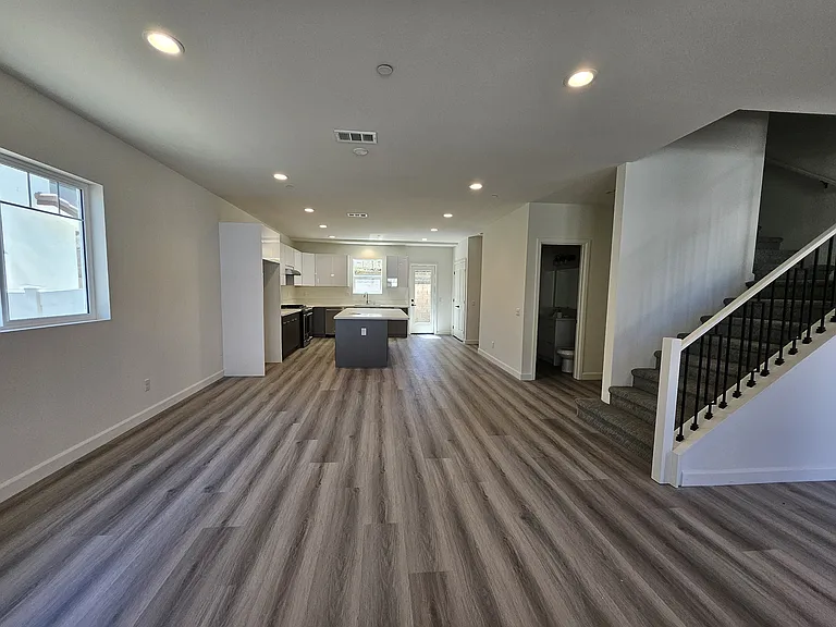 1355 Point Loma Pl — Photo 7