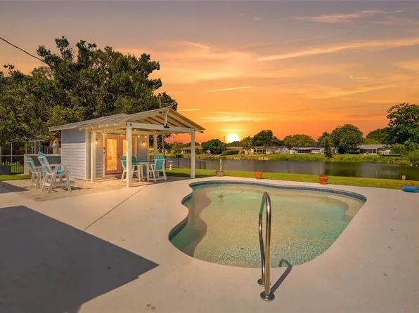 4822 60th Way N, Kenneth City, FL 33709