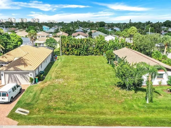 591 97th AVE N, NAPLES, FL 34108
