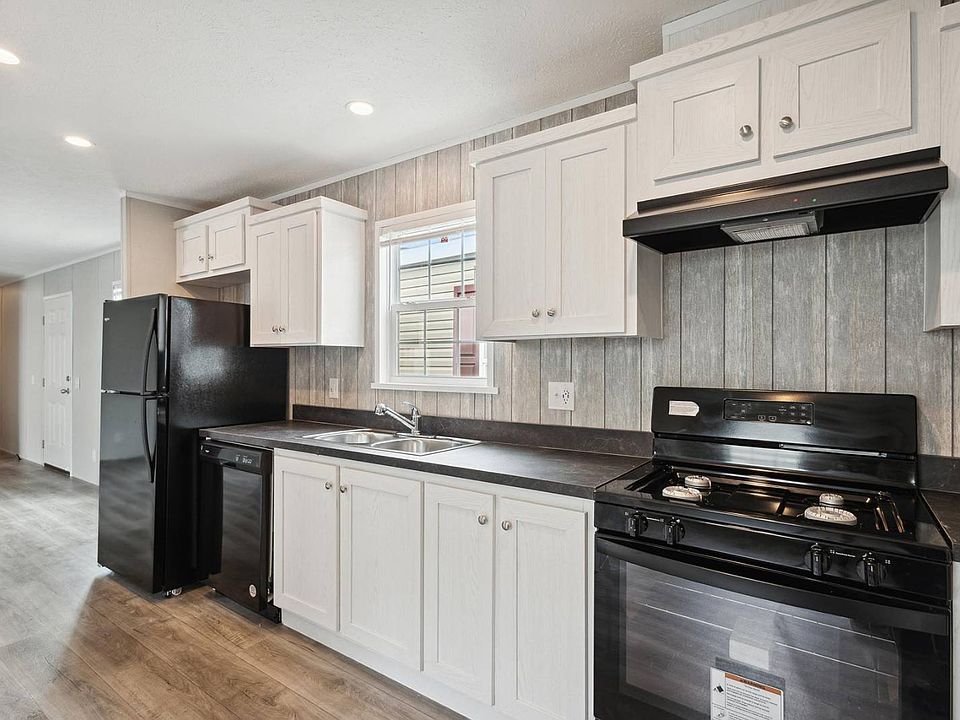 2nd image of 502 Landrey Dr