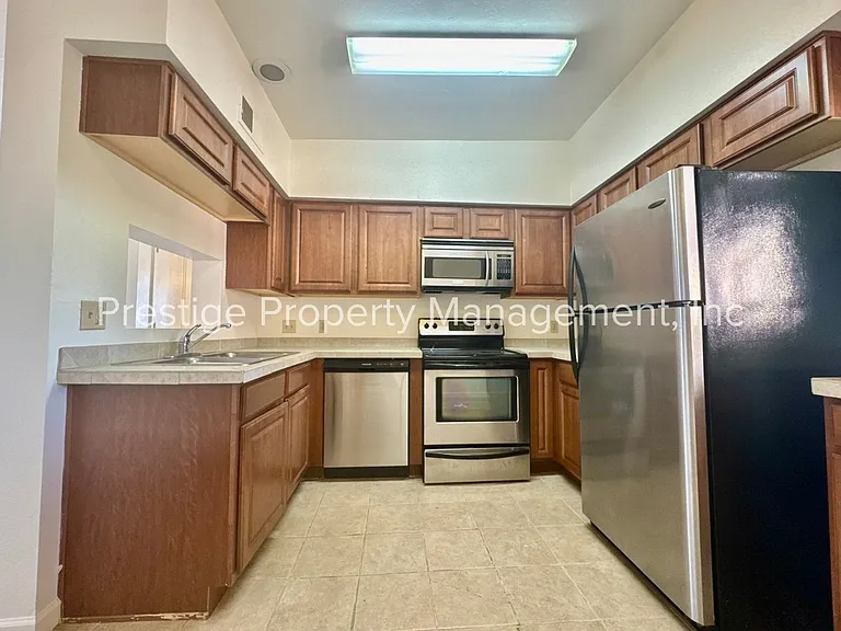 1810 S Blacklidge Dr #118 — Photo 8