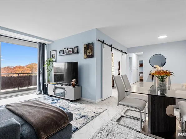 4 Horizon Rd APT 1031, Fort Lee, NJ 07024