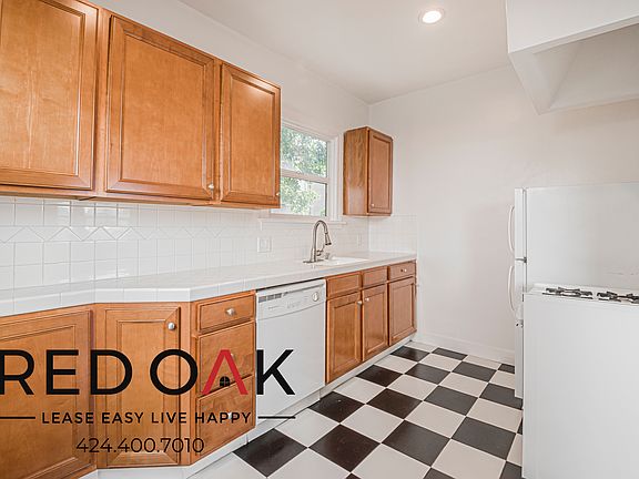 4th image of 1818 Whitley Ave APT 301